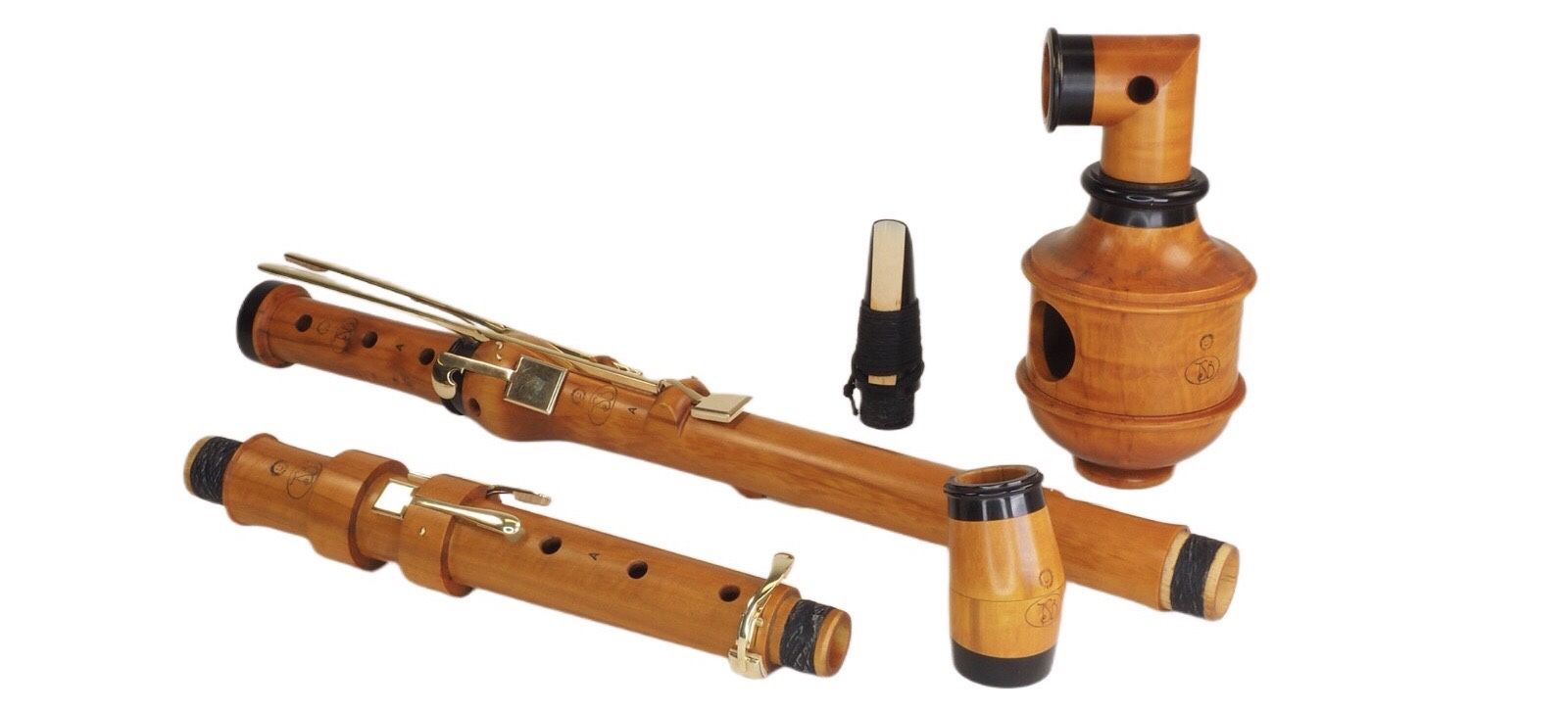 Historische Klarinette in Einzelteile zerlegt